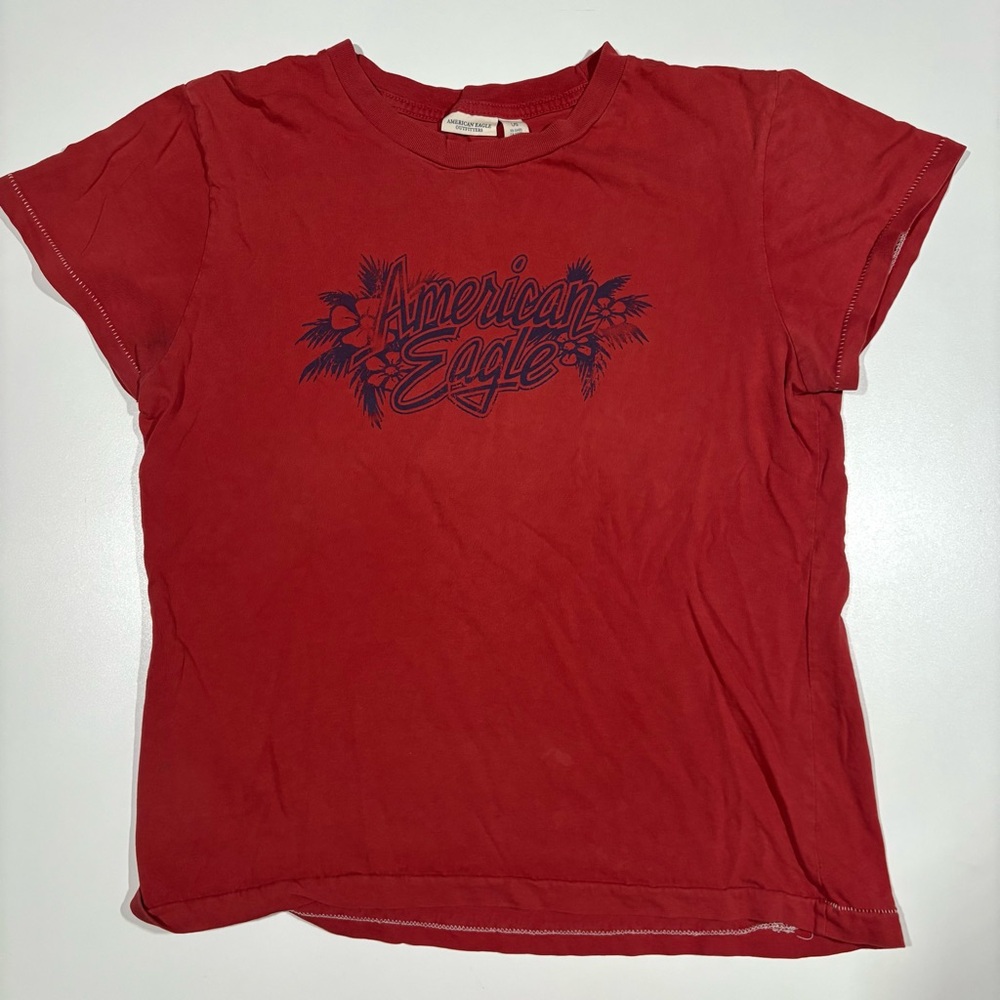 American Eagle Red Graphic Tee Size Large Vintage Y2K Floral Logo